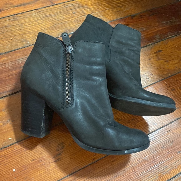Black Aldo booties - Picture 3 of 4